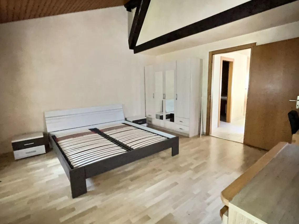 Affaire à saisir! Maison villageoise avec 2 appartements