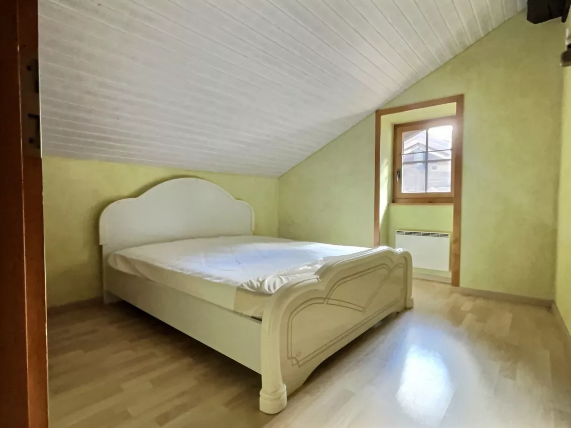 Affaire à saisir! Maison villageoise avec 2 appartements