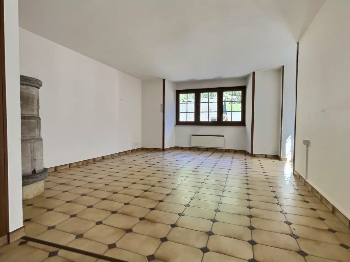 Affaire à saisir! Maison villageoise avec 2 appartements