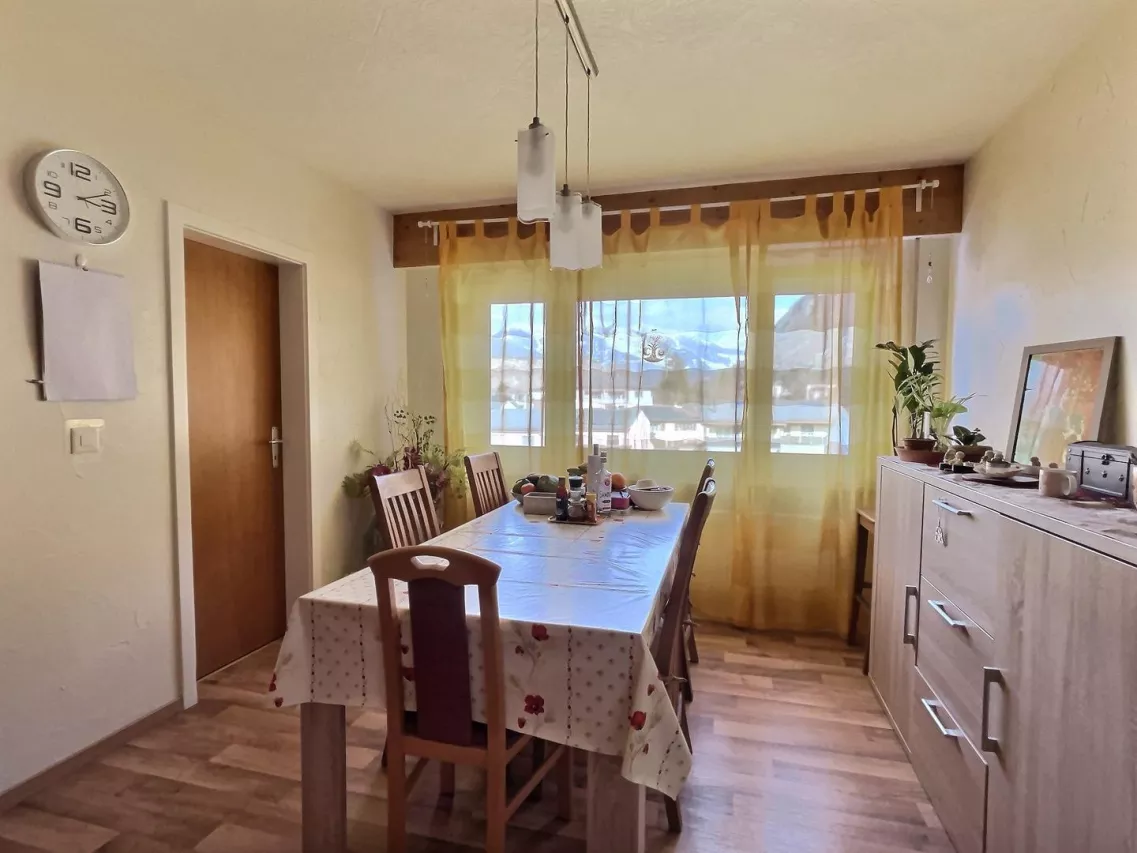 Bel appartement 4.5 pièces attique balcon sud et garage box à Chippis (proche Sierre)