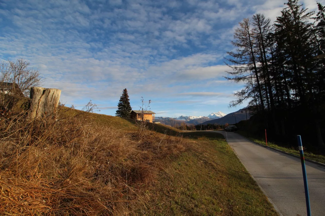 Parcelle à construire à Crans-Montana - Cadre Verdoyant, vue montagnes
