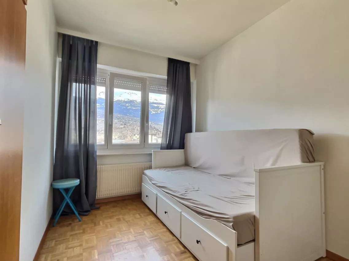 Bel appartement traversant de 4.5 pièces - attique avec garage box