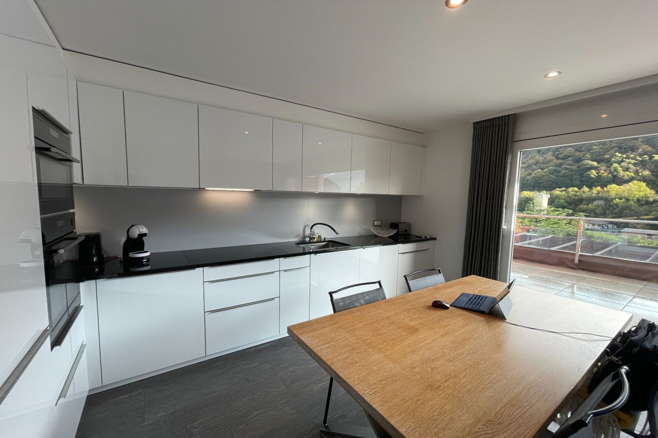 Magnifique appartement en attique au calme à 2 pas du centre de Sion