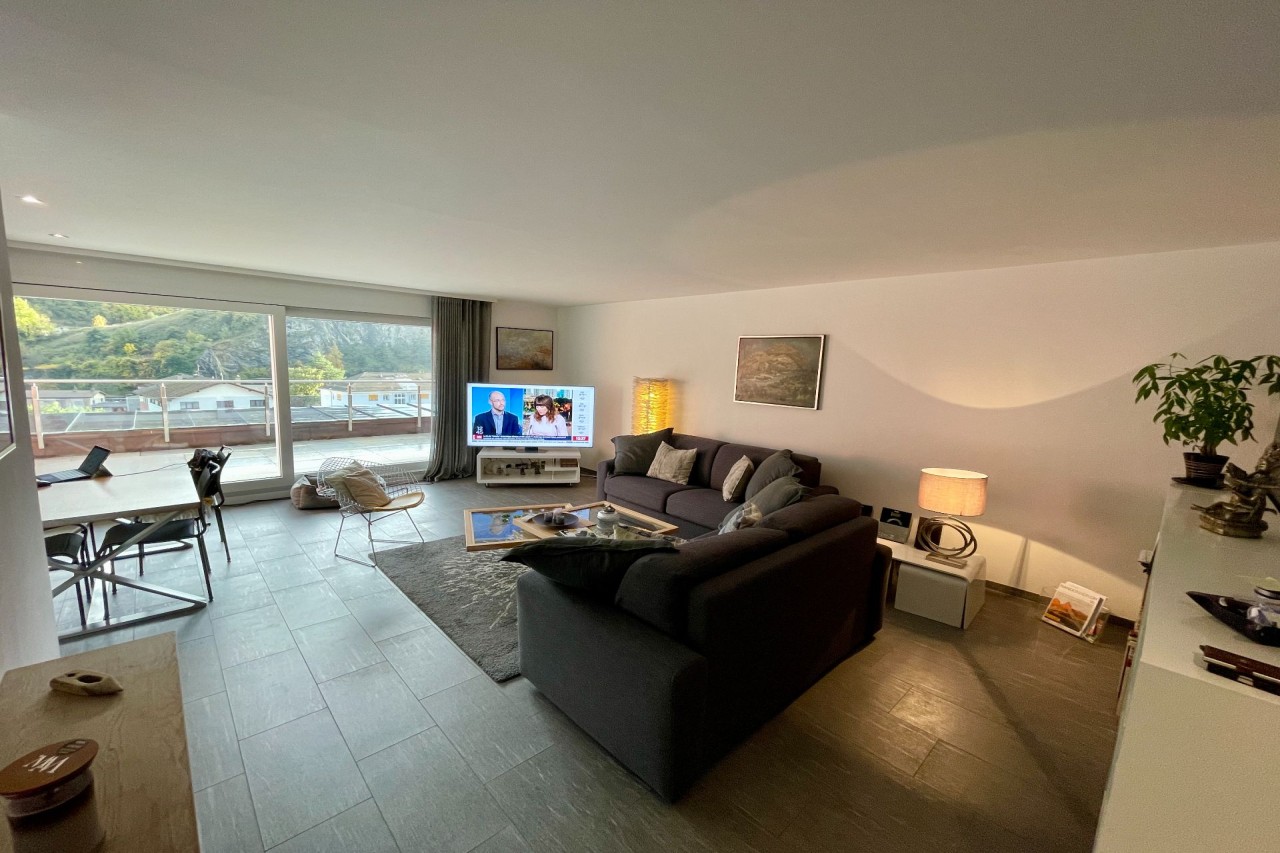 Magnifique appartement en attique au calme à 2 pas du centre de Sion