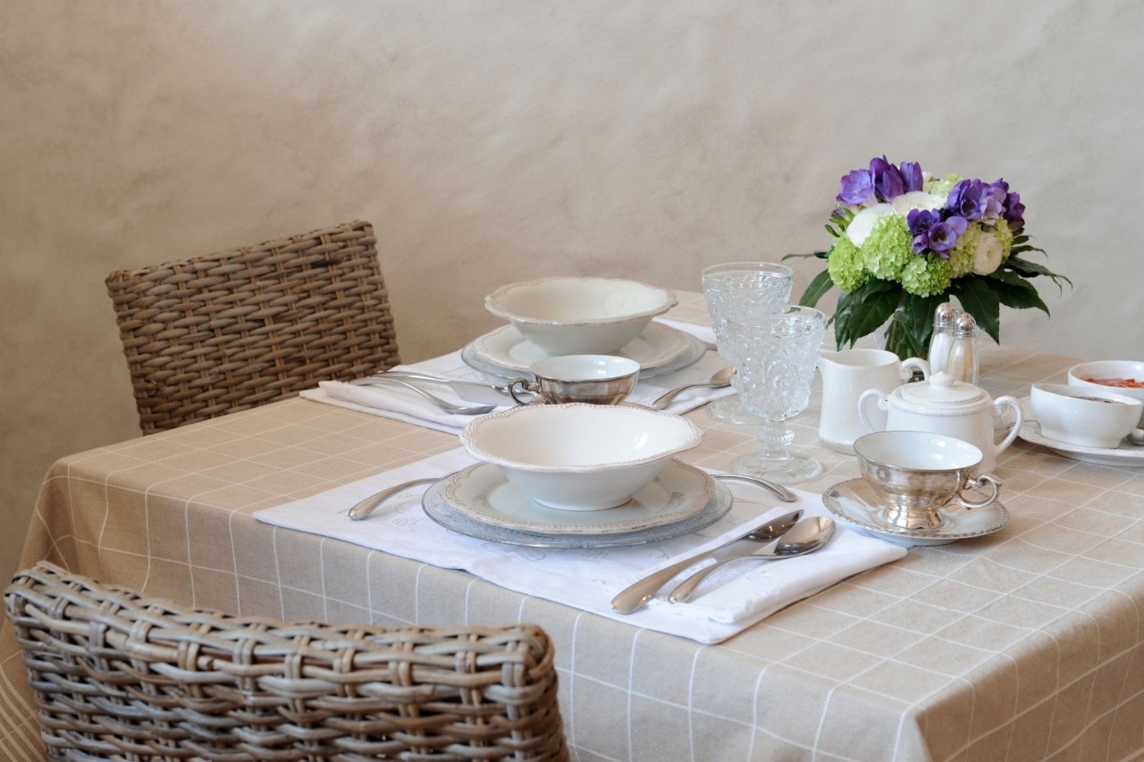 Chambres d'hôtes de charme avec restaurant de très bonne renommée dans un village environnant