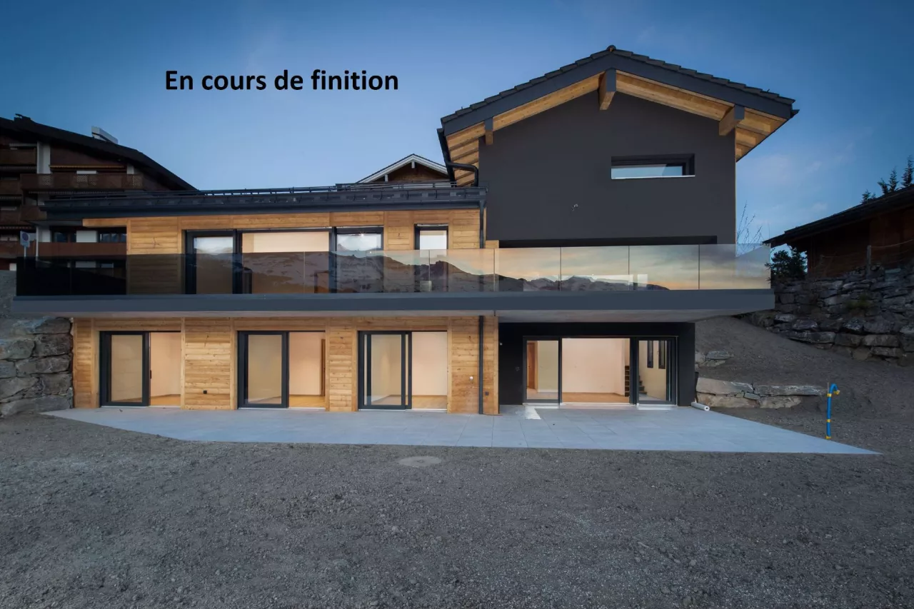 A SAISIR Chalet neuf à Crans-Montana en bordure de zone agricole