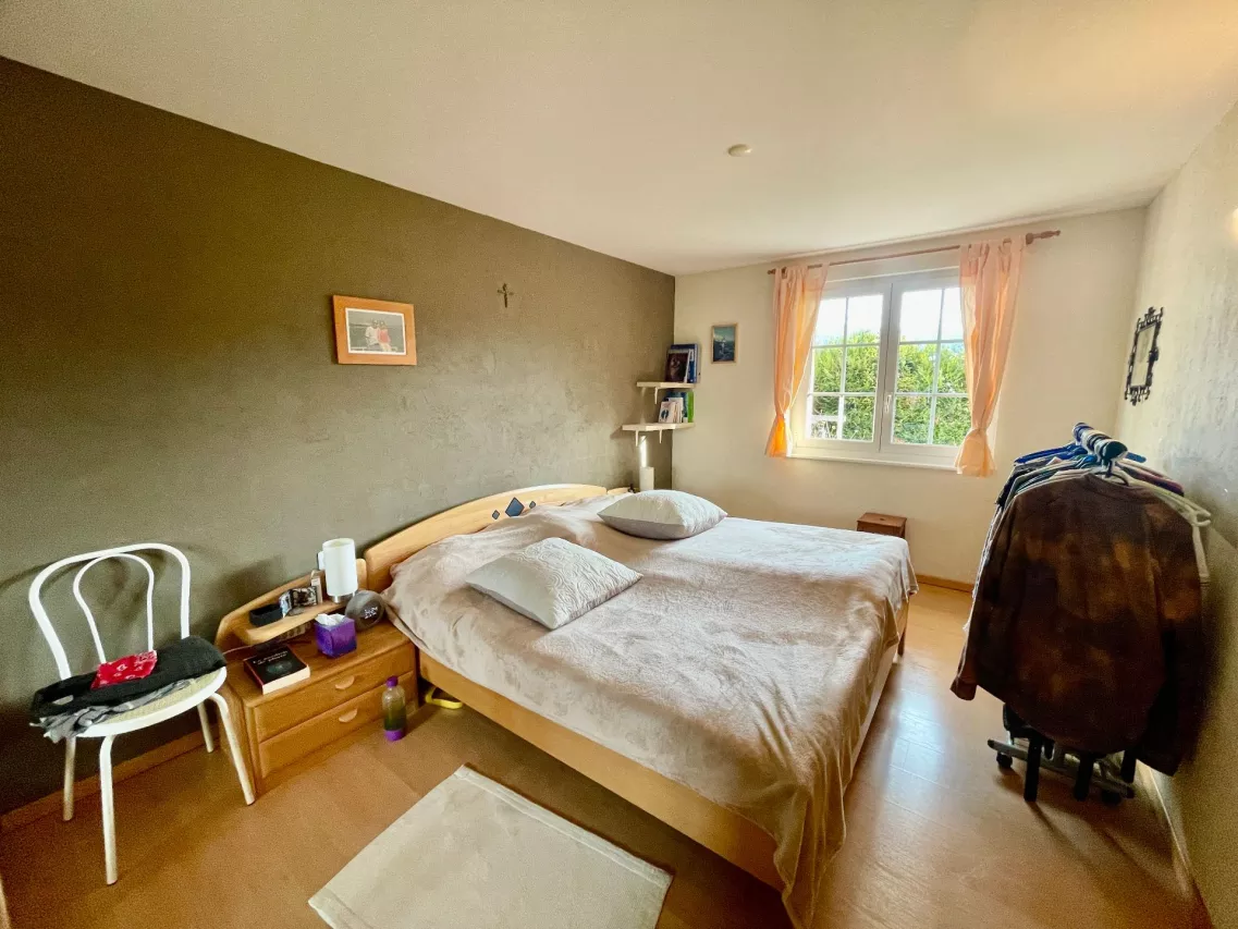 Villa en superbe état avec grands volumes et studio indépendant