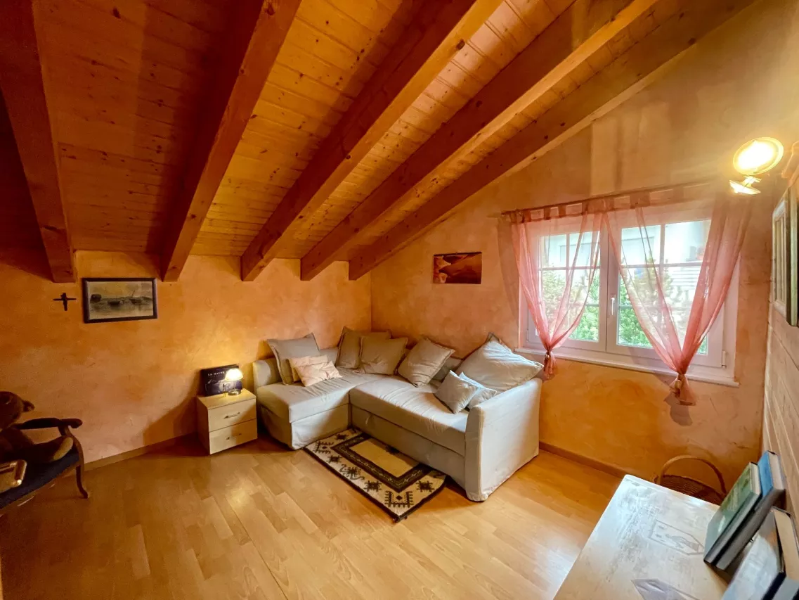 Villa en superbe état avec grands volumes et studio indépendant