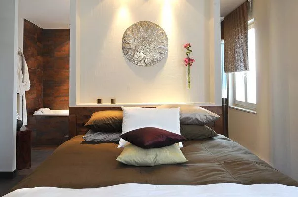 Chambres d'hôtes de charme avec restaurant de très bonne renommée dans un village environnant