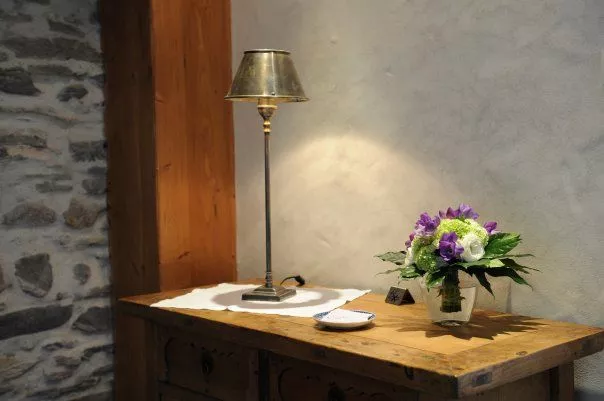 Chambres d'hôtes de charme avec restaurant de très bonne renommée dans un village environnant