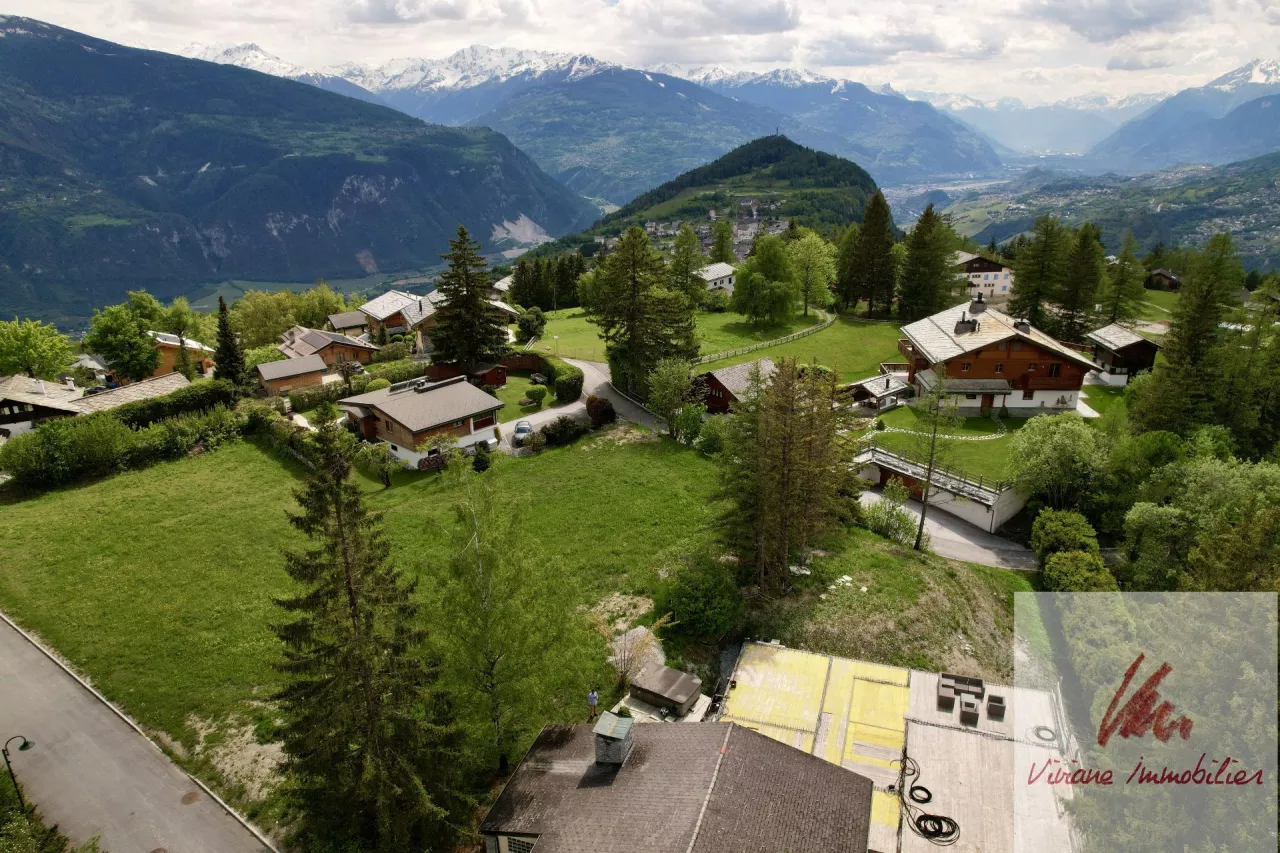 UNIQUE en résidence secondaire, Projet d'un luxueux chalet en cours de construction dans quartier bucolique 