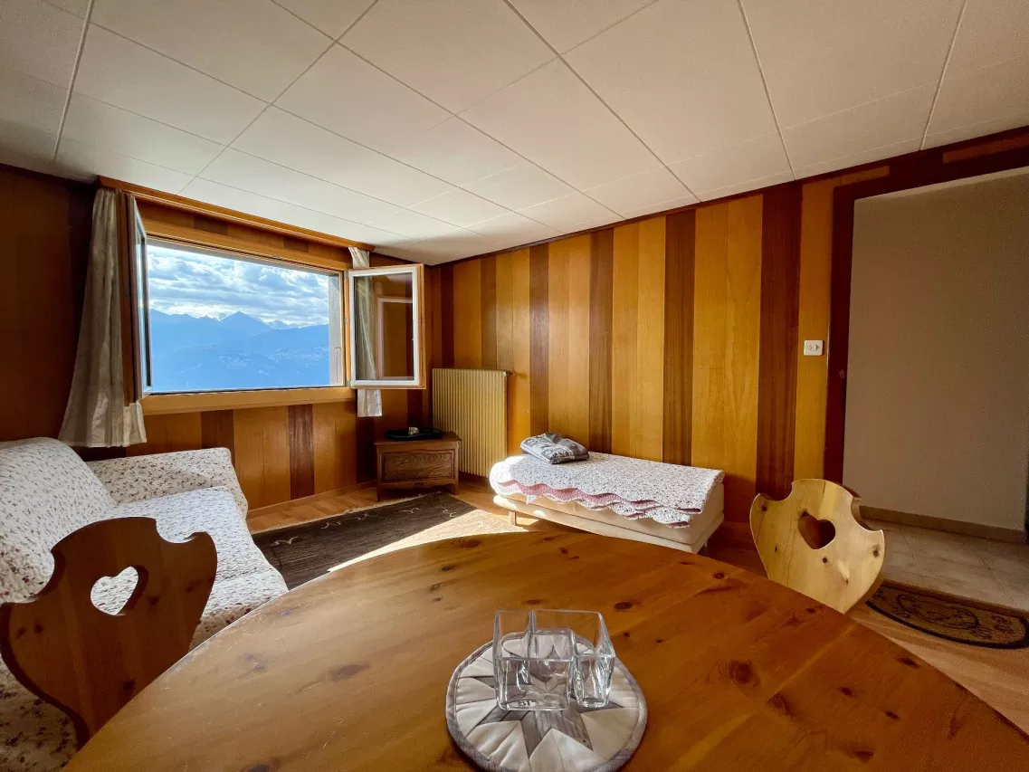 Appartement au coeur de Montana Village avec vue et 2 terrains