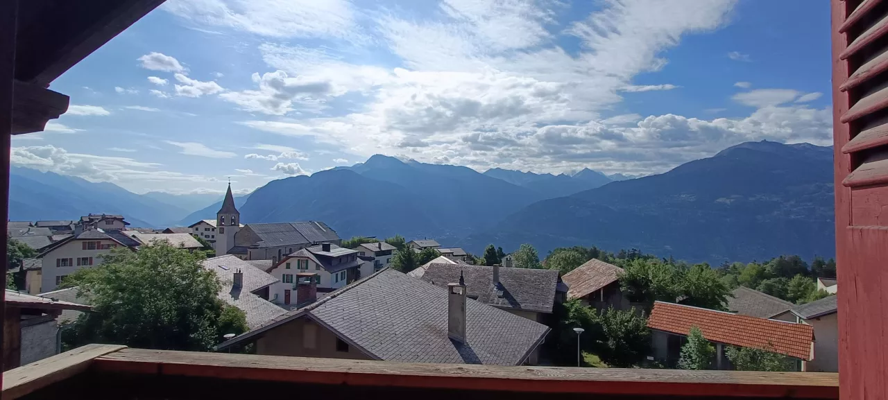 Appartement au coeur de Montana Village avec vue et 2 terrains