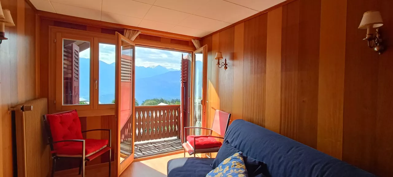 Appartement au coeur de Montana Village avec vue et 2 terrains