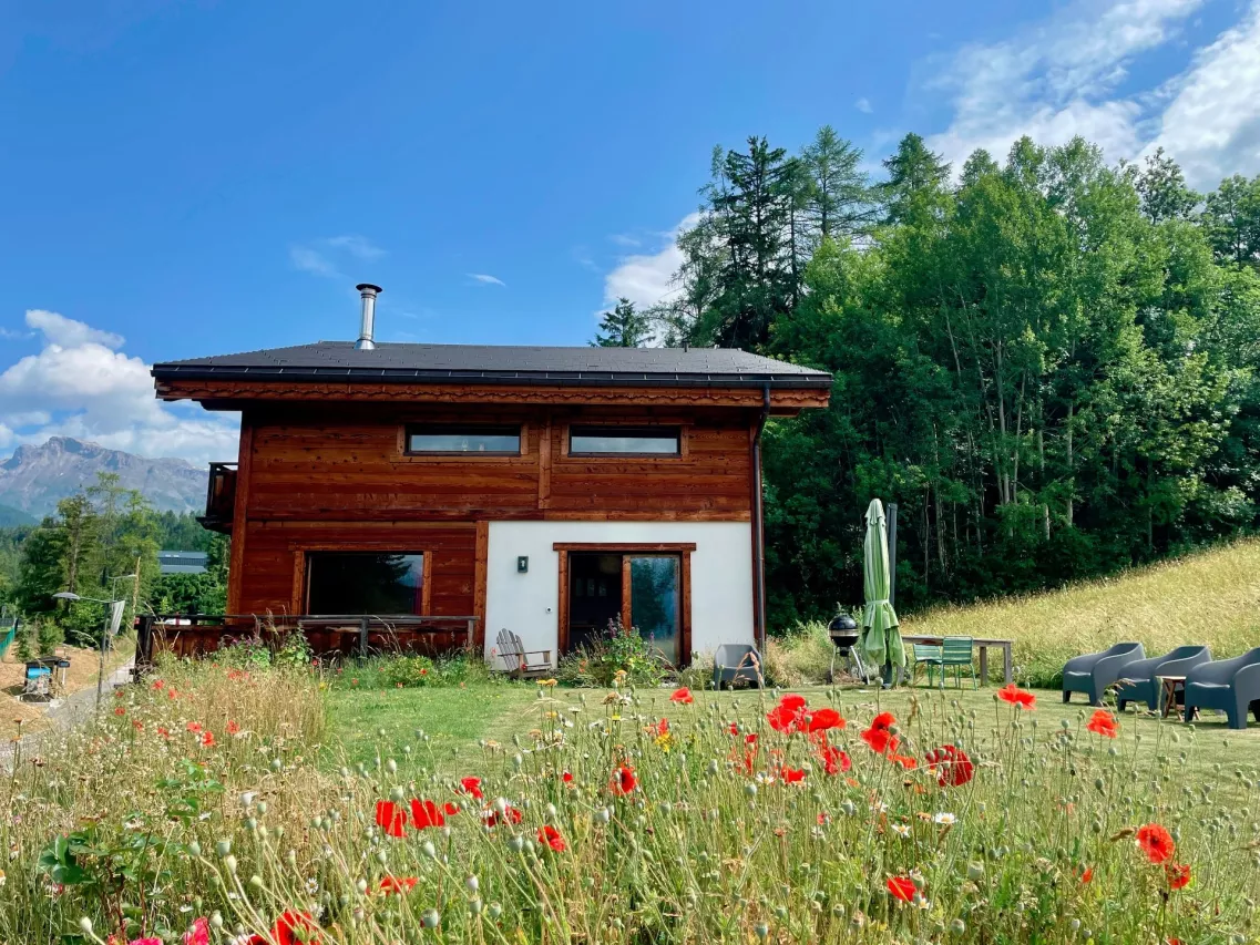 Spacieux chalet à quelques pas du village de Lens et proche de Crans