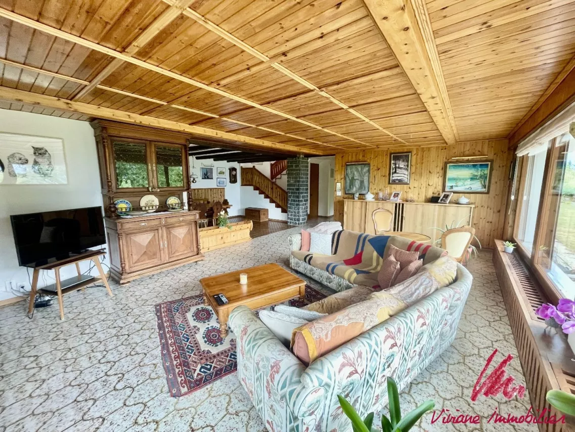 À quelques minutes de Crans-Montana, grande maison de 2 appartements sur vaste parcelle