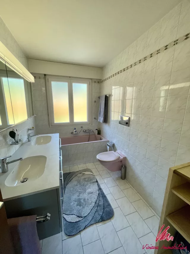À quelques minutes de Crans-Montana, grande maison de 2 appartements sur vaste parcelle