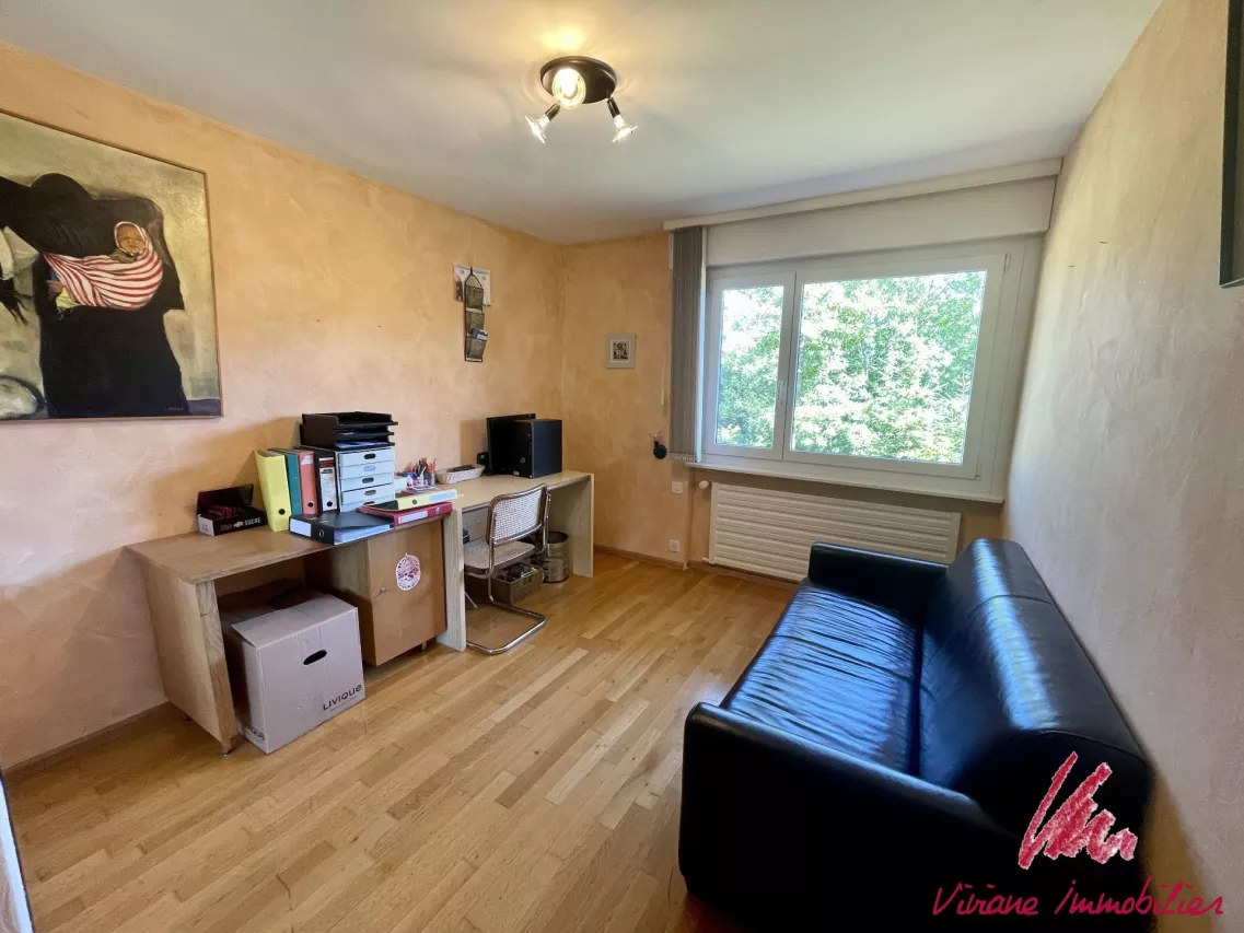 À quelques minutes de Crans-Montana, grande maison de 2 appartements sur vaste parcelle