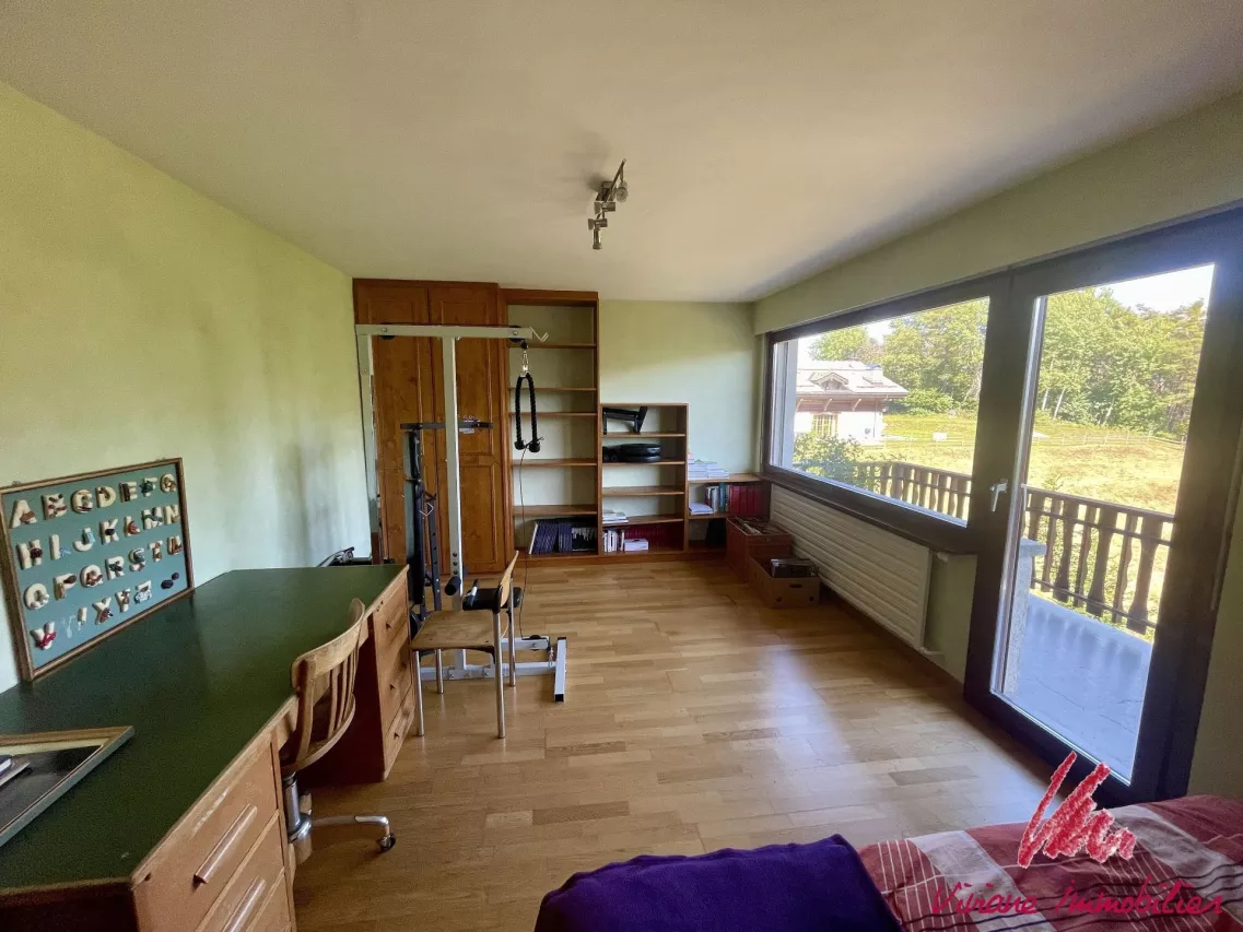 À quelques minutes de Crans-Montana, grande maison de 2 appartements sur vaste parcelle