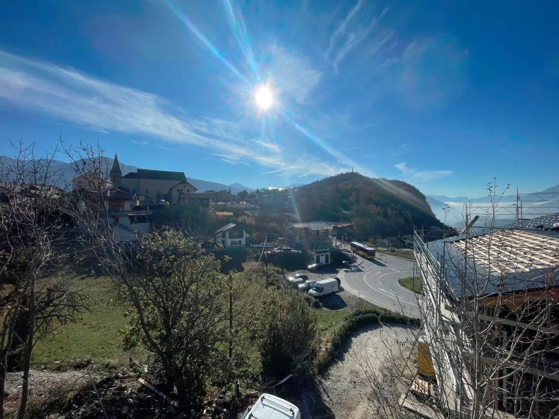Vue imprenable à quelques pas du centre du village