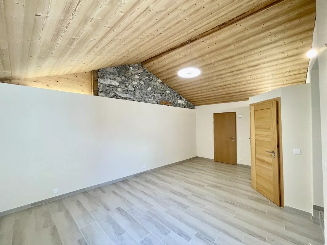 Maison villageoise alliant modernité et authenticité au coeur de Mura à Sierre