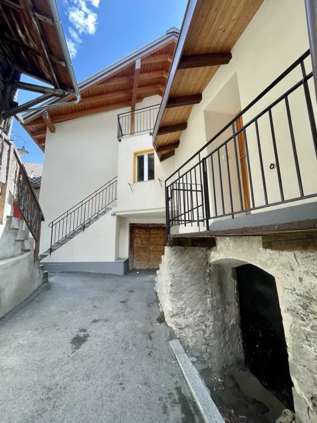 Maison villageoise alliant modernité et authenticité au coeur de Mura à Sierre