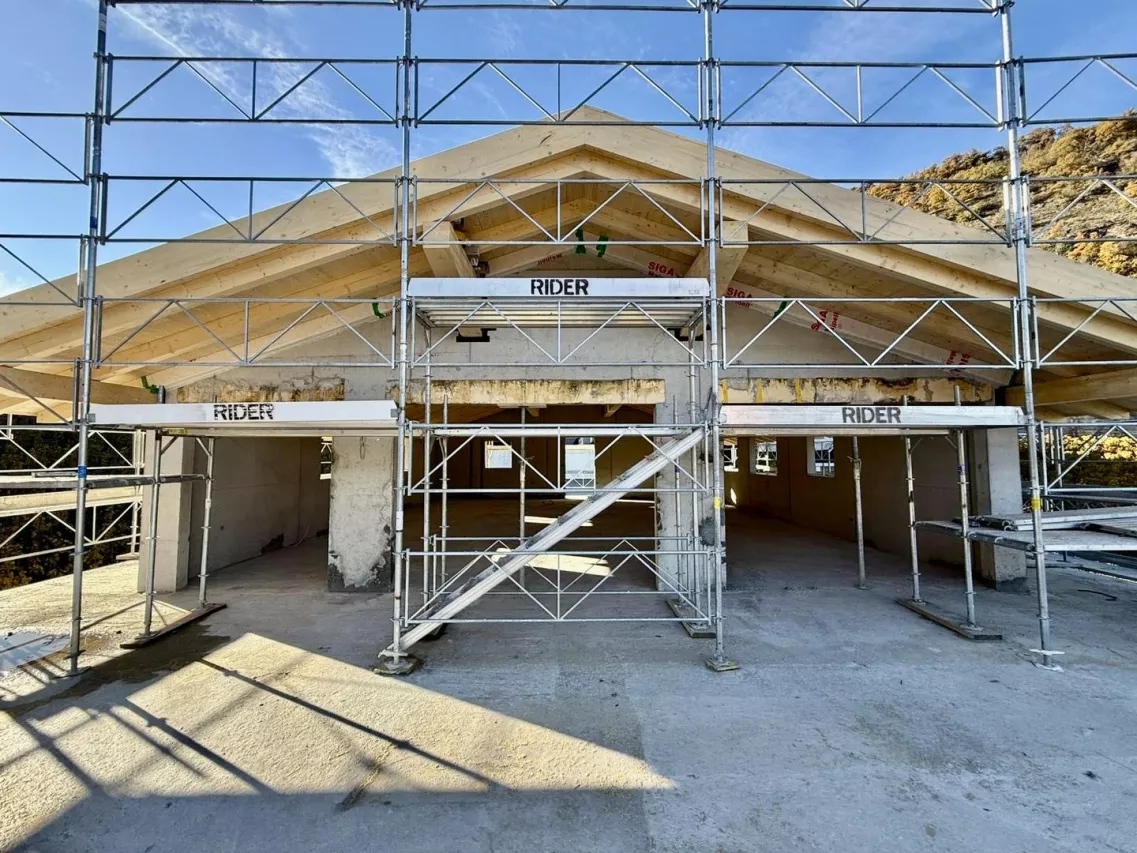 TRAVAUX EN COURS! Superbe attique avec grande terrasse et vue plein Sud