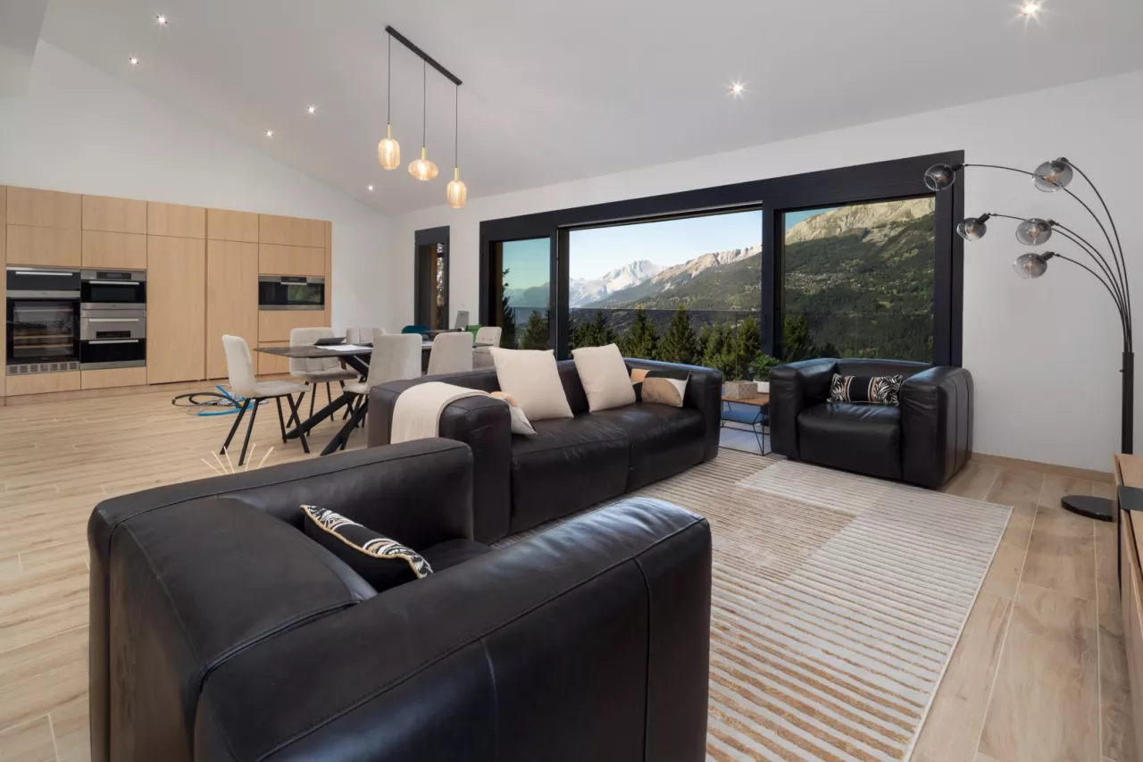 A SAISIR Chalet neuf à Crans-Montana en bordure de zone agricole