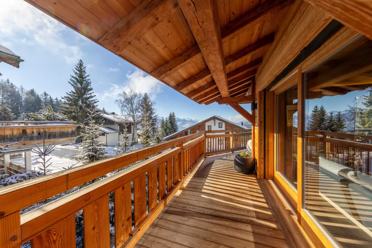 EXCEPTIONNEL, magnifique et luxueux appartement de 5.5 pièces semi-comble