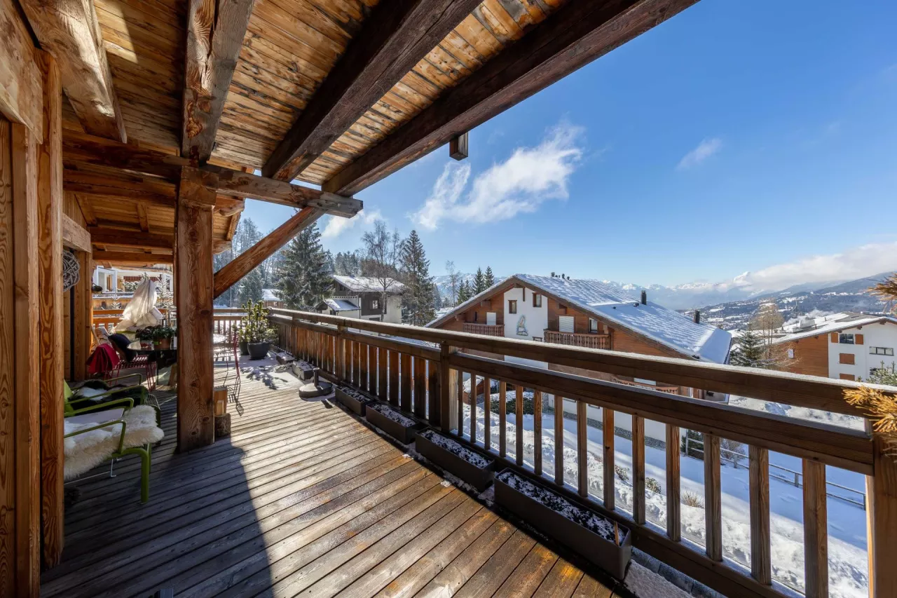 EXCEPTIONNEL, magnifique et luxueux appartement de 5.5 pièces semi-comble