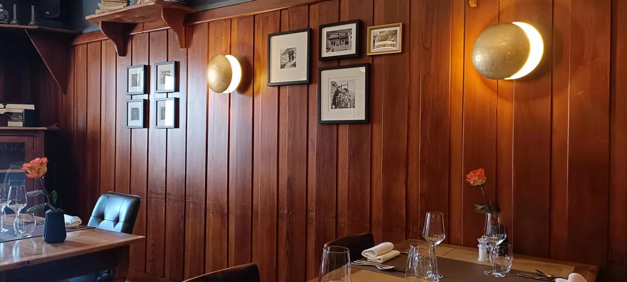 RARE! Restaurant de renom avec chambres d'hôtes dans un village typique Valaisan à 2 pas de Crans-Montana