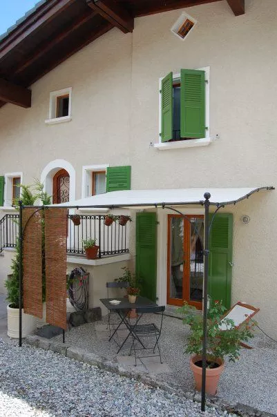 RARE! Restaurant de renom avec chambres d'hôtes dans un village typique Valaisan à 2 pas de Crans-Montana