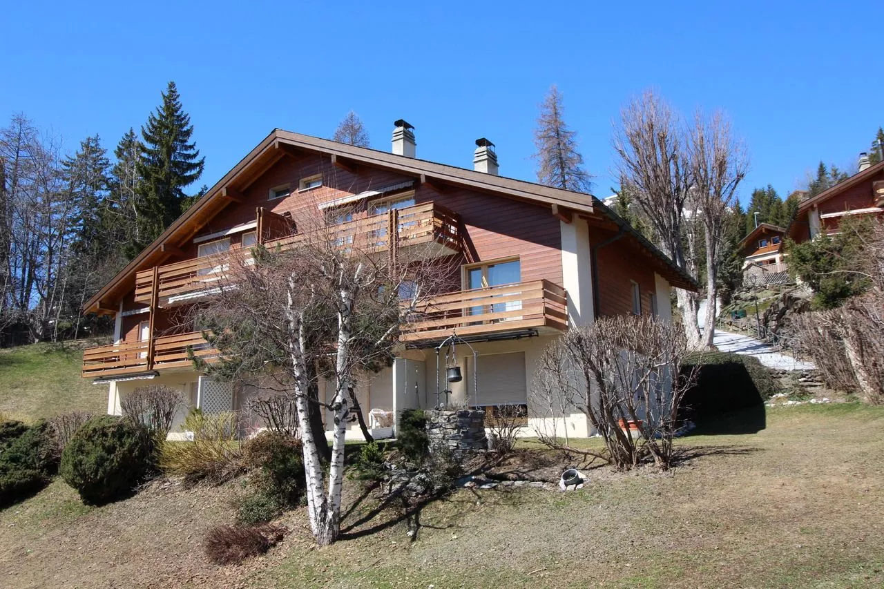 Charmant appartement d'angle à Montana quartier bucolique vue montagne