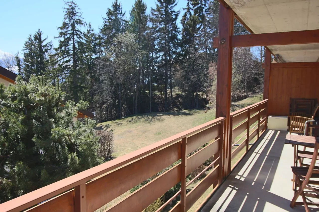 Charmant appartement d'angle à Montana quartier bucolique vue montagne