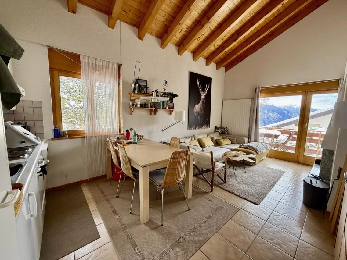 Charmant appartement d'angle à Montana quartier bucolique vue montagne