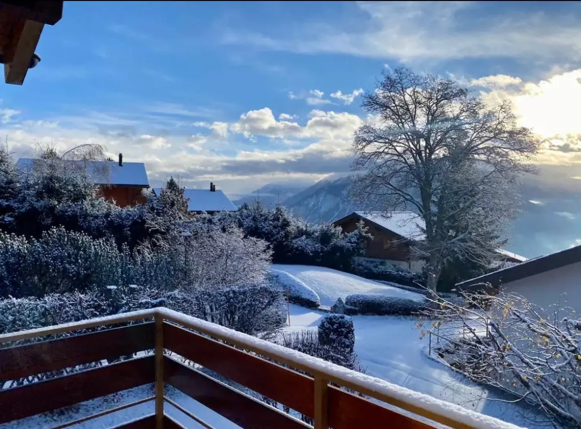Charmant appartement d'angle à Montana quartier bucolique vue montagne