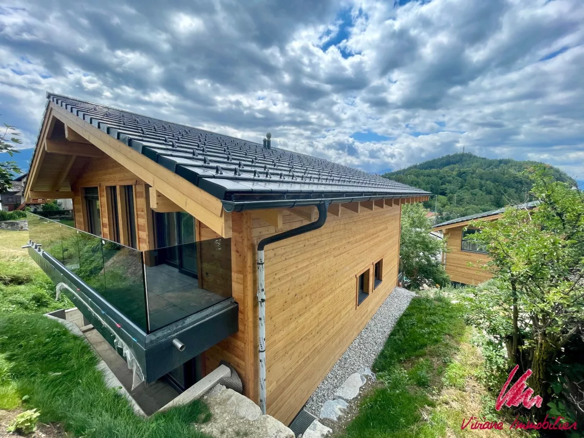 Vue imprenable à quelques pas du centre du village CHALET AVEC JARDIN