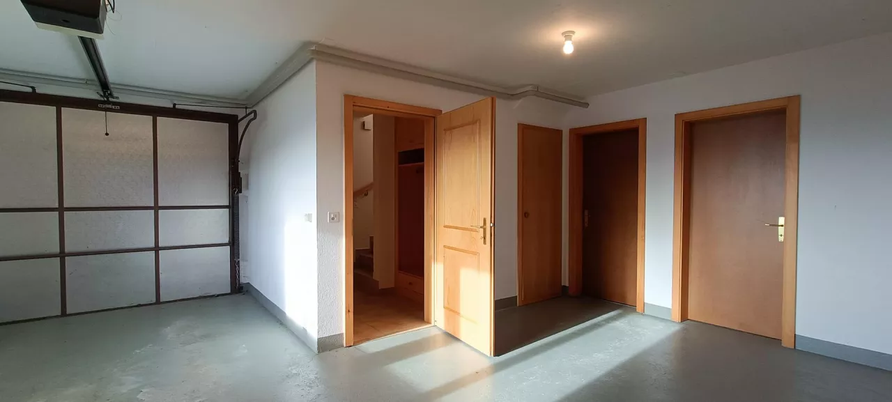 Chalet dans un havre de paix aux portes de Crans-Montana - 2 appartements - Grand potentiel