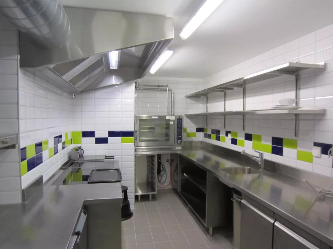 A LOUER OU VENDRE Café Restaurant chambres d'hôtes dans un village typique Valaisan à 2 pas de Crans-Montana