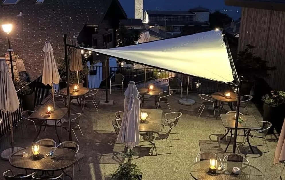 A LOUER OU VENDRE Café Restaurant chambres d'hôtes dans un village typique Valaisan à 2 pas de Crans-Montana