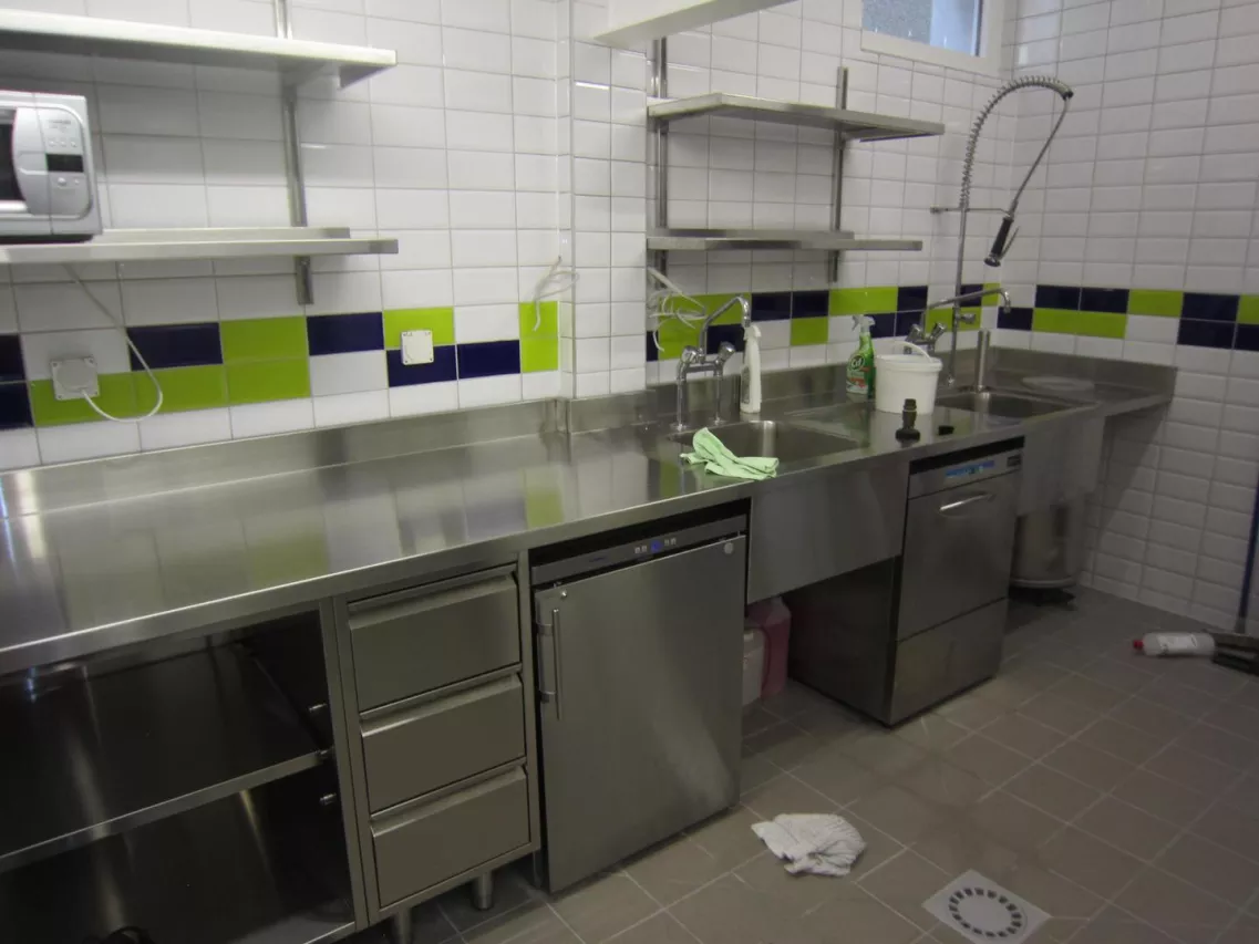 A LOUER OU VENDRE Café Restaurant chambres d'hôtes dans un village typique Valaisan à 2 pas de Crans-Montana