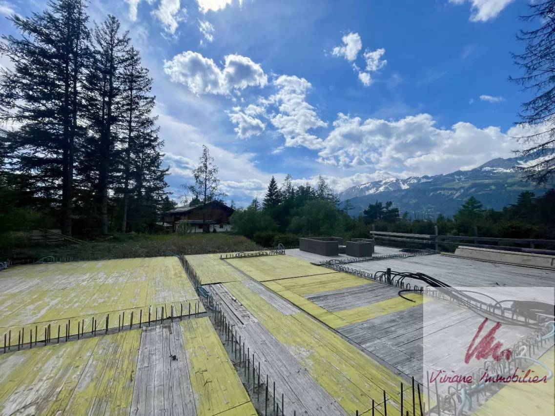 Magnifique opportunité dans un quartier résidentiel bucolique projet d'agrandissement d'un luxueux chalet entre Lens et Crans