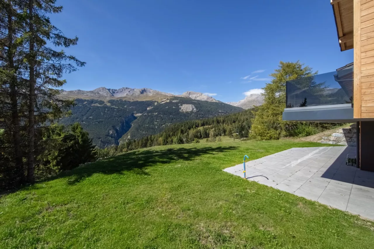 A SAISIR Chalet neuf à Crans-Montana en bordure de zone agricole