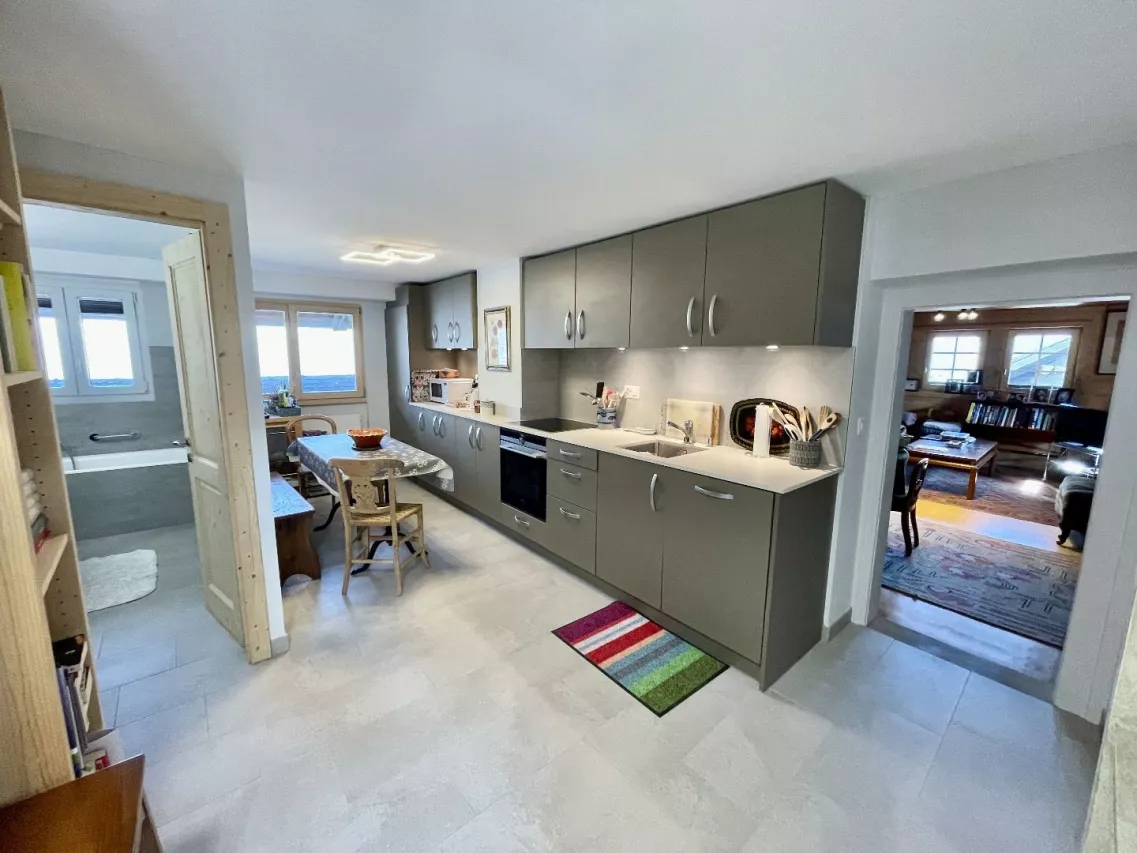 Charmant appartement au coeur du vieux village de Lens en grande partie rénové