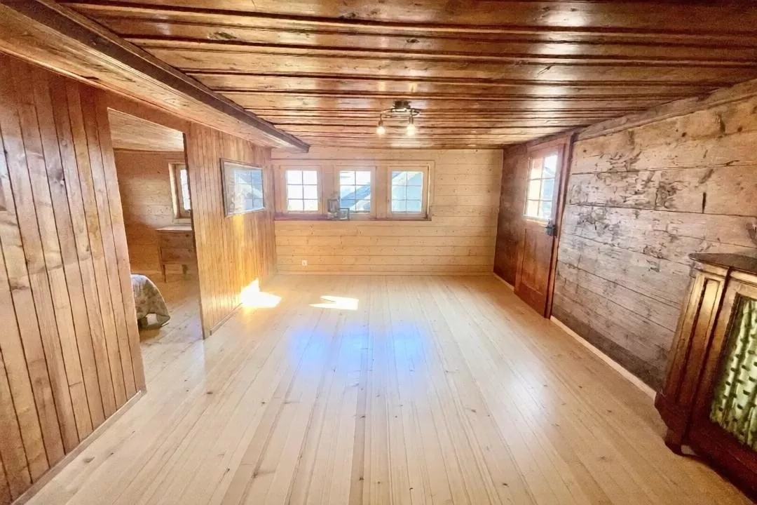 Charmant appartement au coeur du vieux village de Lens en grande partie rénové