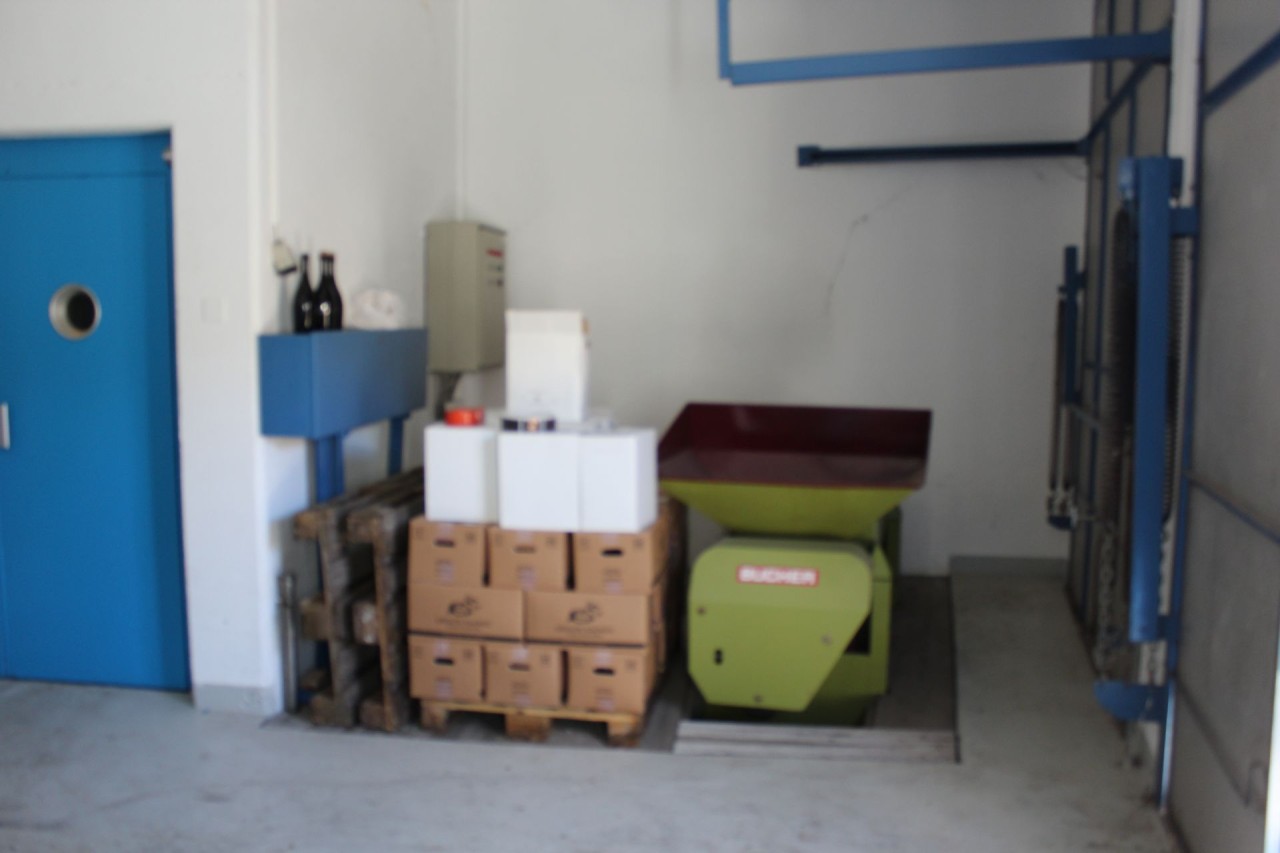 Dépôt | Cave à vin | Local de stockage équipé