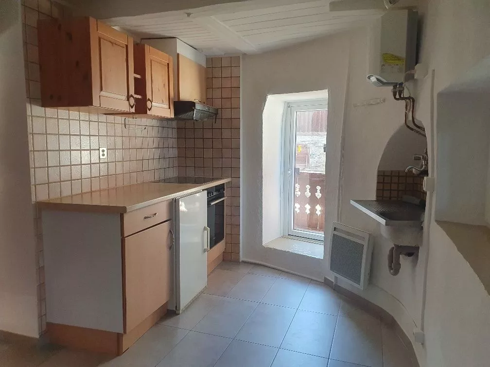 Appartement dans maison villageoise | A saisir !