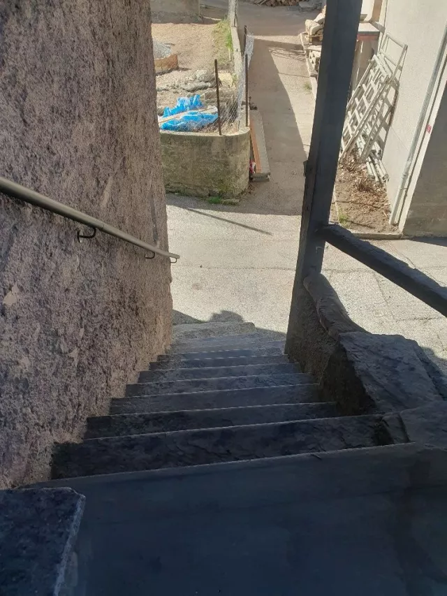 Appartement dans maison villageoise | A saisir !