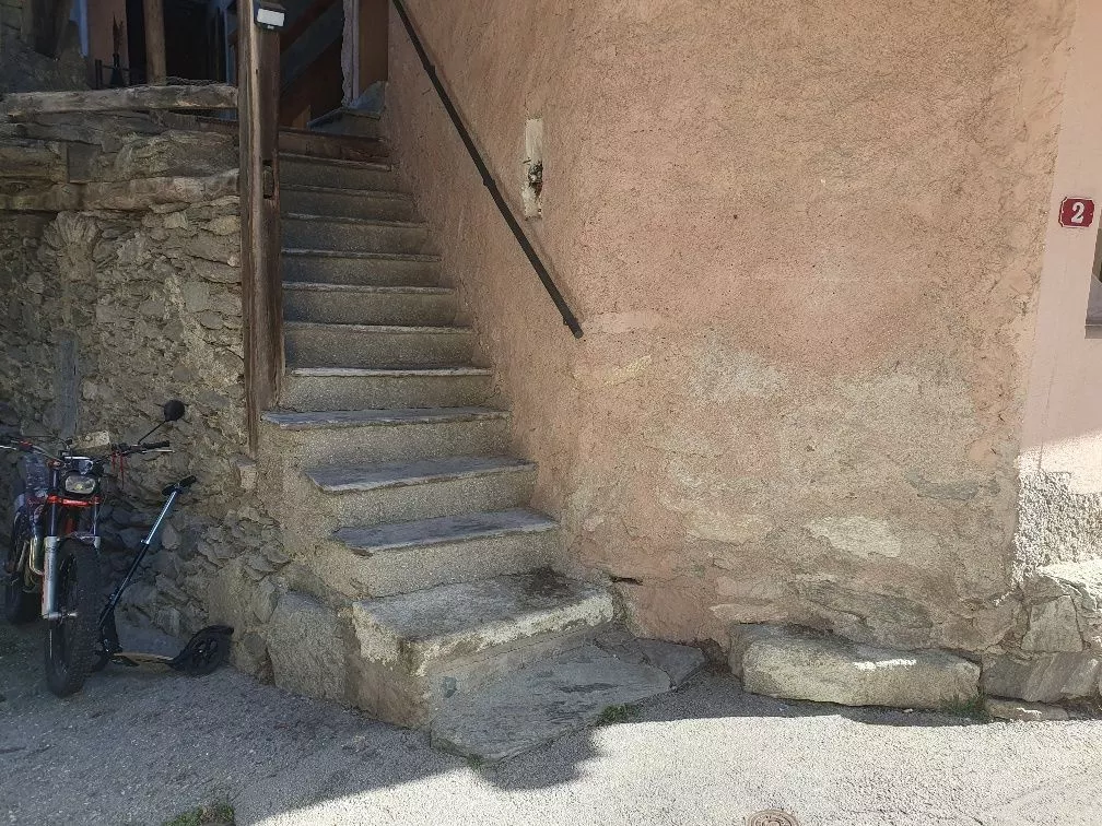 Appartement dans maison villageoise | A saisir !
