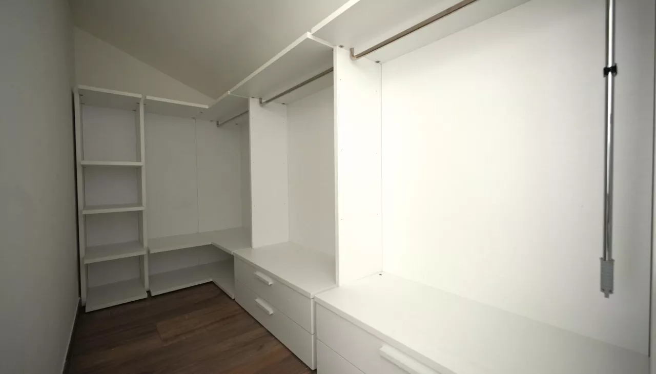 Grand attique rénové 127 m² - volume et cachet - Réchy